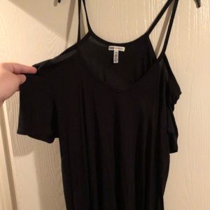 Cold shoulder tee